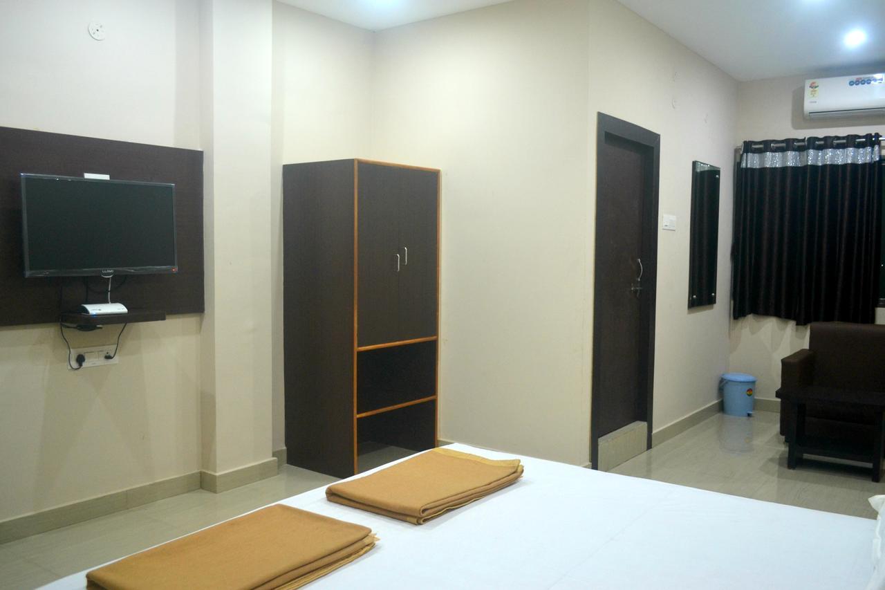Hotel Bhammars Balangir Room photo
