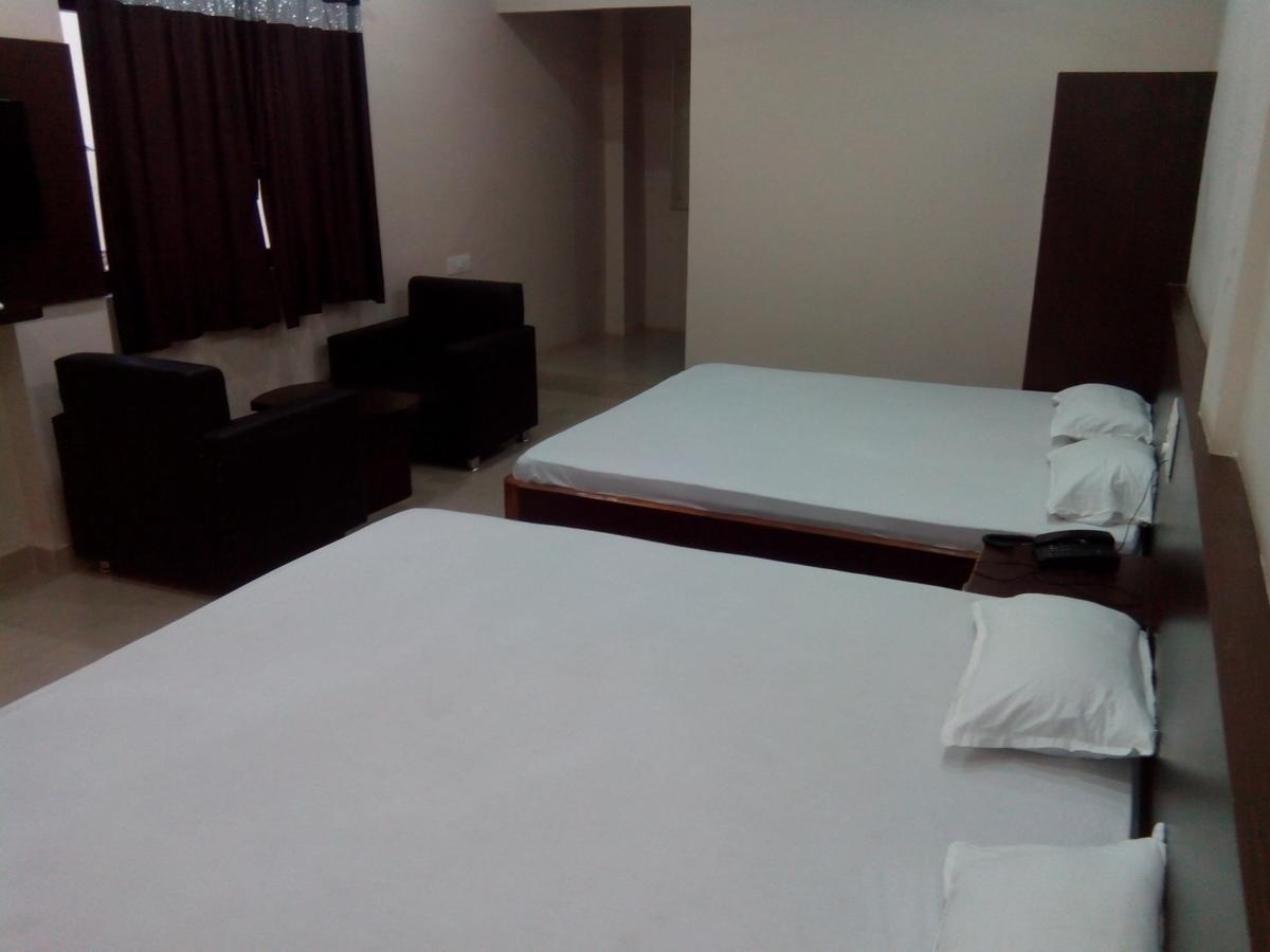 Hotel Bhammars Balangir Room photo