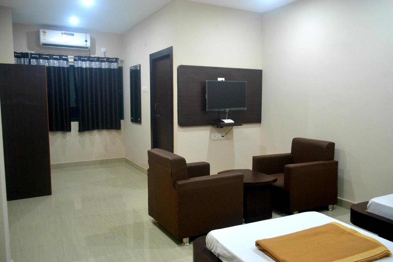 Hotel Bhammars Balangir Room photo